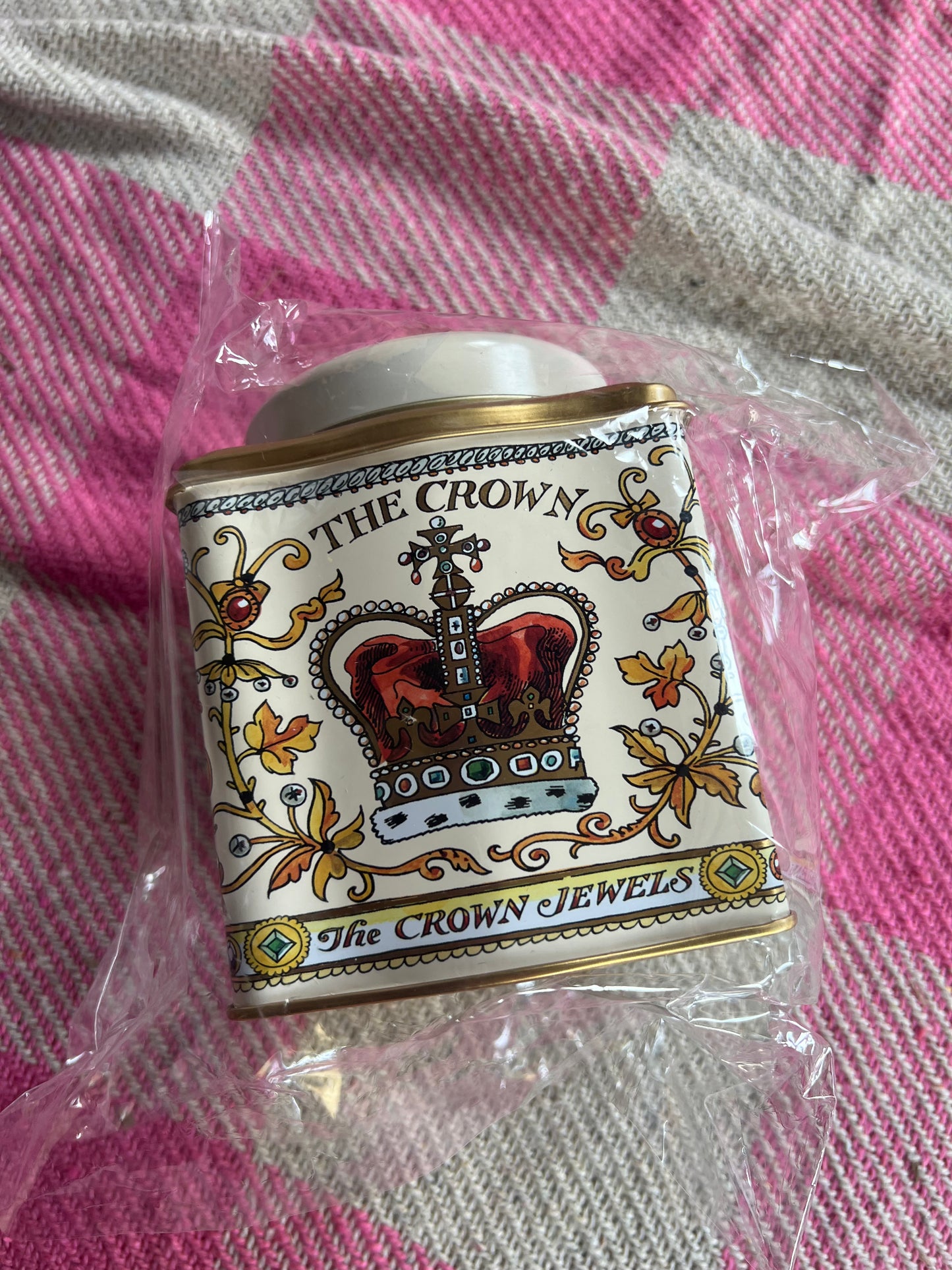 Emma Bridgewater Medium Square Tin (Circle Lid)