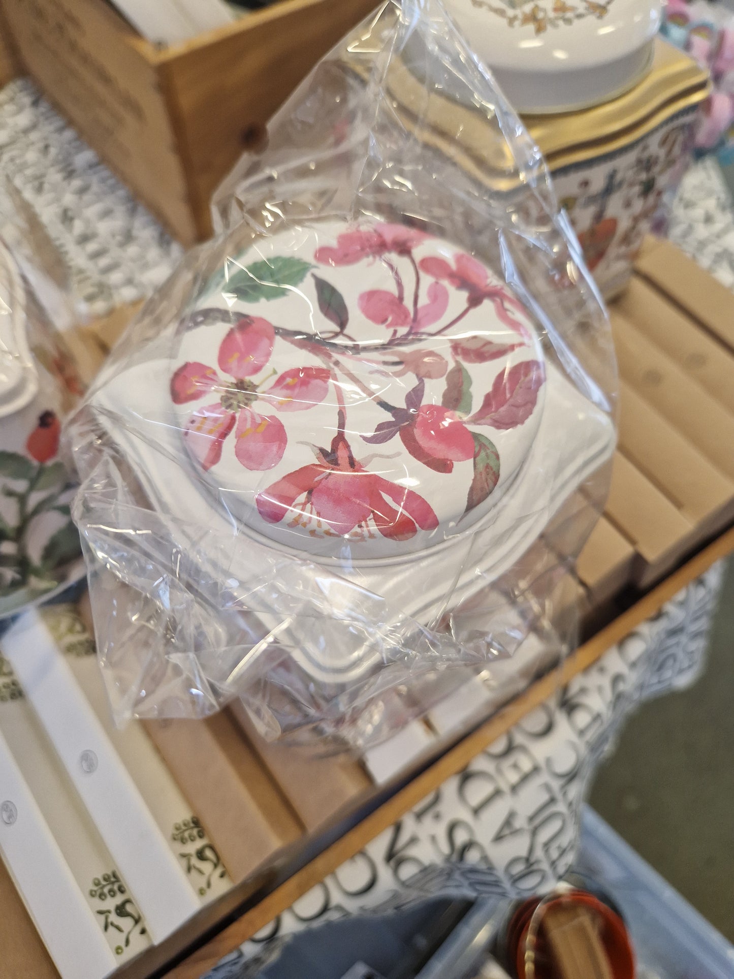 Emma Bridgewater Medium Square Tin (Circle Lid)