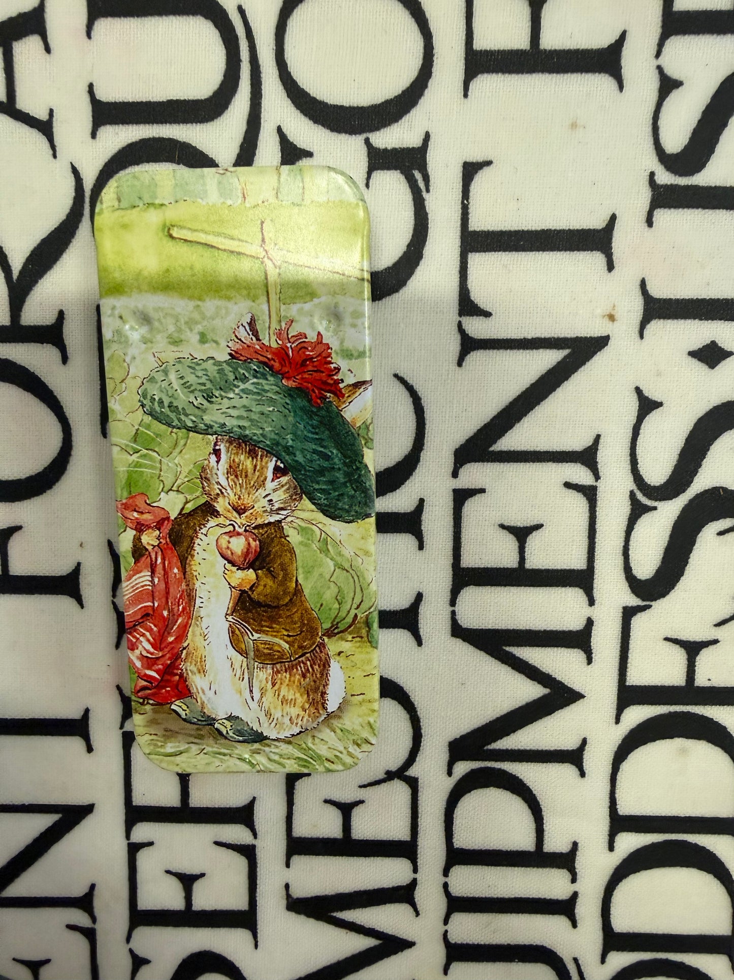 Peter Rabbit Slider Tin