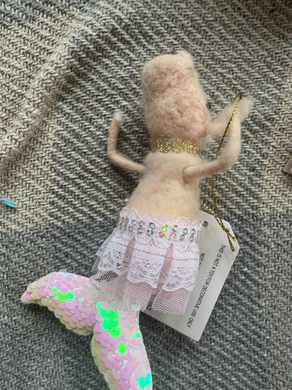 Felt So Good Decorations